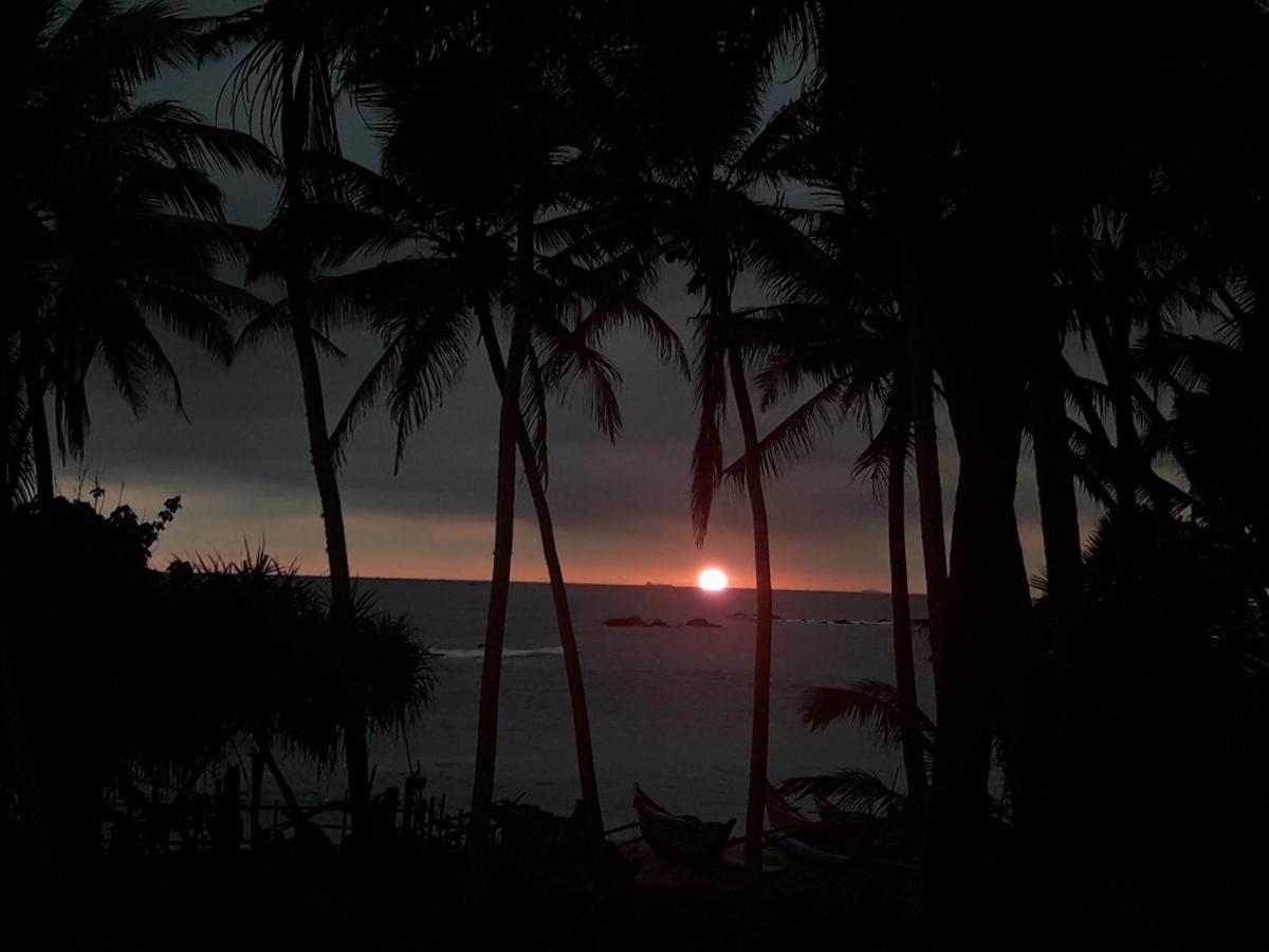 Sunray Rest - Beach View Homestay Mirissa Luaran gambar