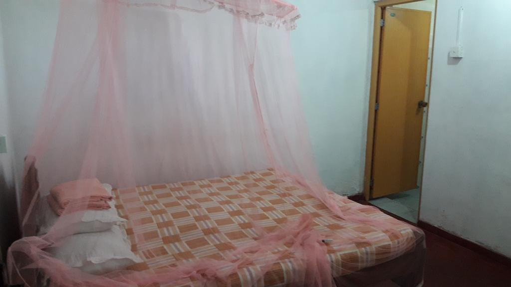 Sunray Rest - Beach View Homestay Mirissa Bilik gambar